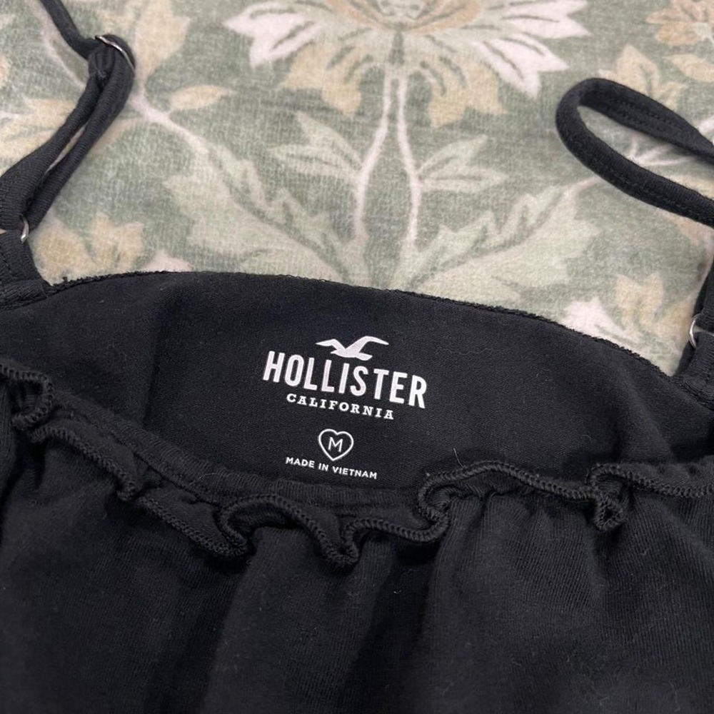 Hollister Co. corset top with ruffled neckline and adjustable straps - Picture 2 of 4